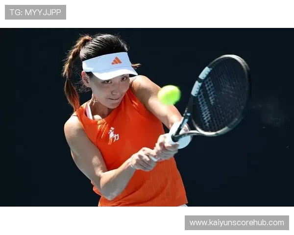 网球赛场新星崛起 张家俊连胜三场引发国内外关注